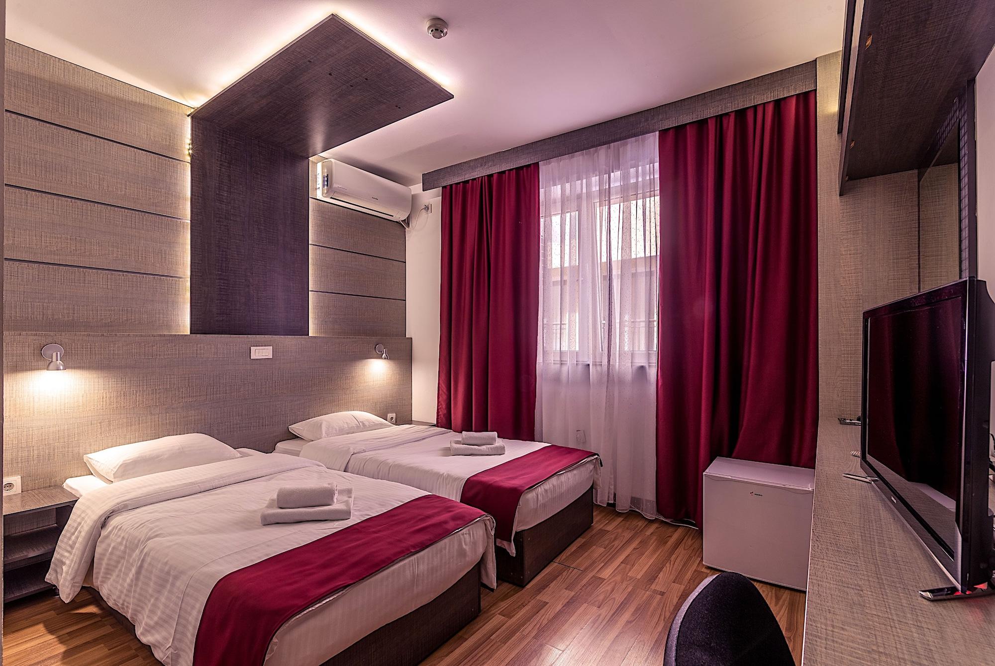Hotel De Koka Скопие Екстериор снимка
