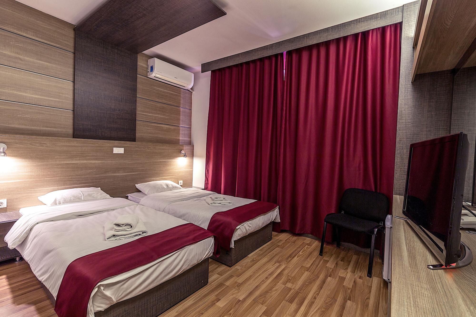 Hotel De Koka Скопие Екстериор снимка