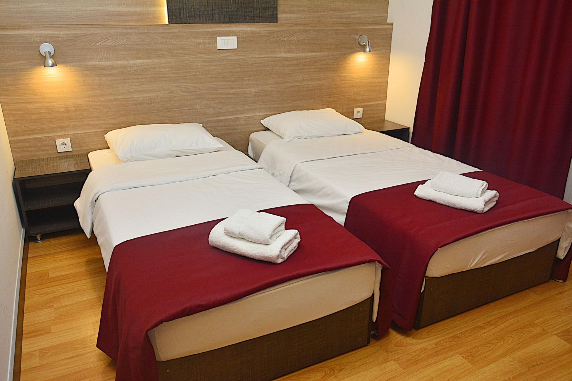 Hotel De Koka Скопие Екстериор снимка