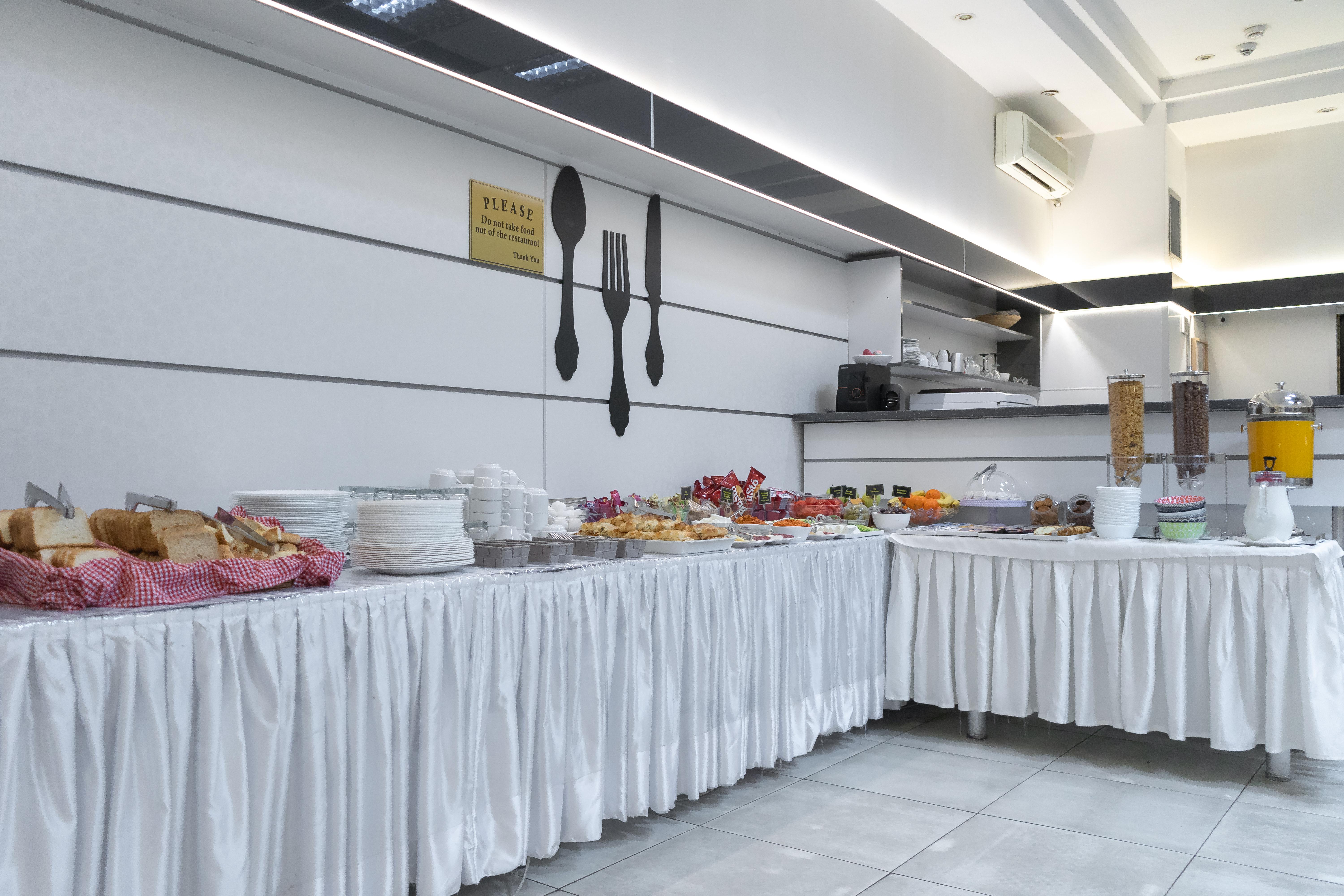 Hotel De Koka Скопие Екстериор снимка